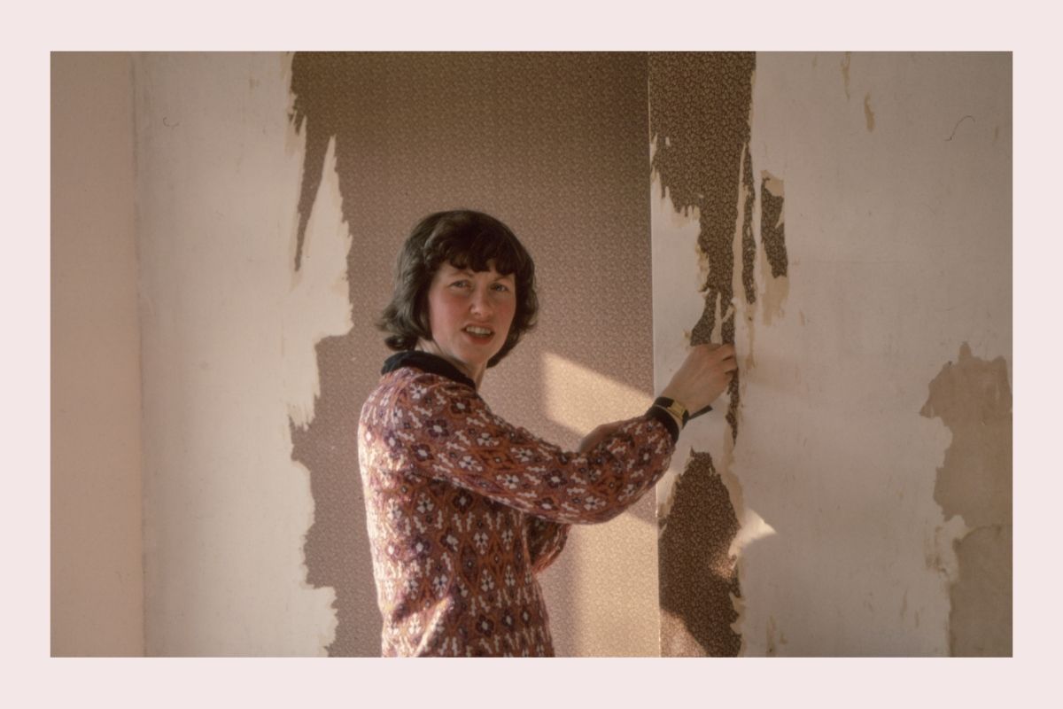 Is your current decor driving you up the wall? Top 10 tips for hanging wallpaper!