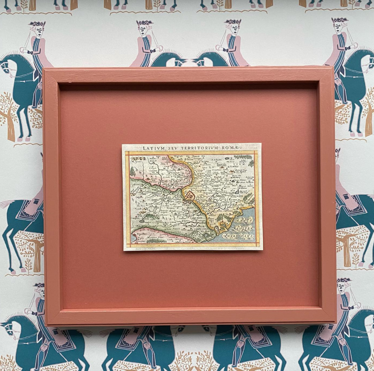 How to Hang a Gallery Wall