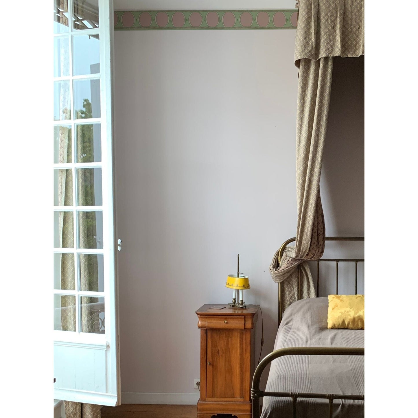 WALLPAPER BORDER Polka Wallpaper Border - Bloomsbury